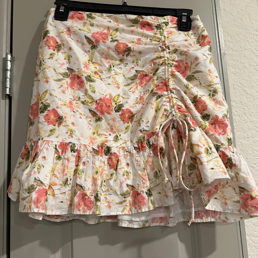 Zara floral print mini skirt Size small